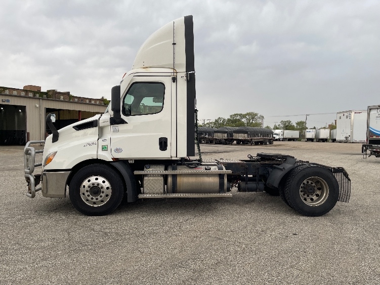 2021 Freightliner Cascadia in Elkhart, IN — photo 4