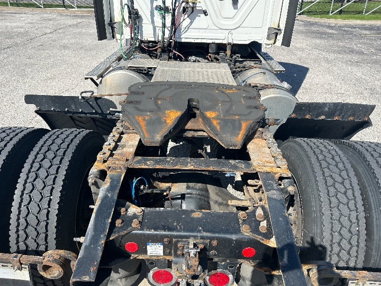 2021 Freightliner Cascadia in Davenport, IA — photo 6