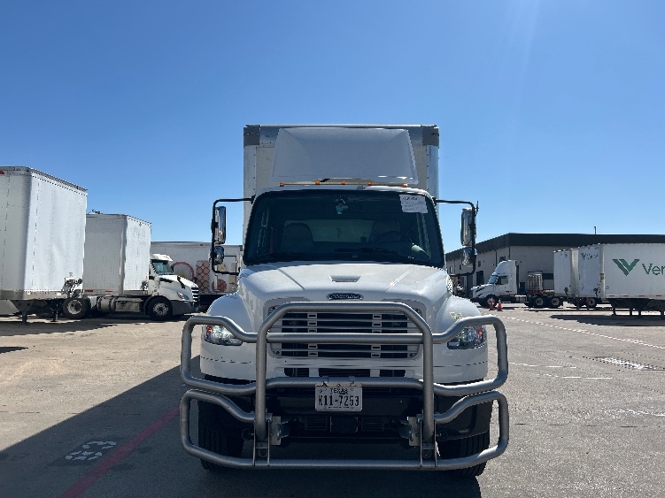 2021 Freightliner M2 106 in Carrollton, TX — photo 2