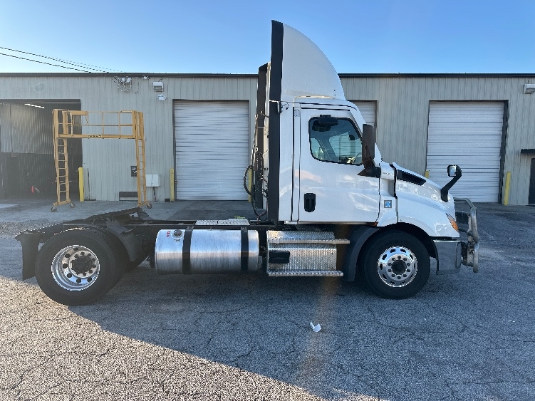 2021 Freightliner Cascadia in Atlanta (Conyers), GA — photo 8