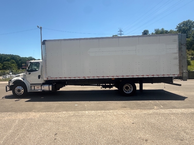 2022 Freightliner eM2 in Cross Lanes, WV — photo 4
