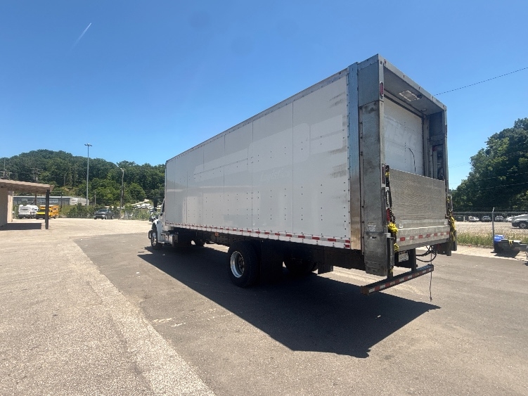 2022 Freightliner eM2 in Cross Lanes, WV — photo 6
