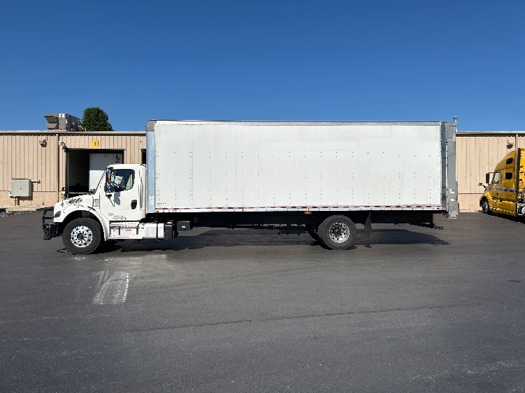 2022 Freightliner eM2 in Bethlehem, PA — photo 4
