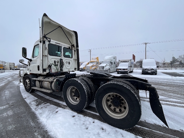 2019 Freightliner Cascadia in La Porte, IN — photo 5
