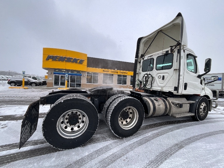 2019 Freightliner Cascadia in La Porte, IN — photo 7