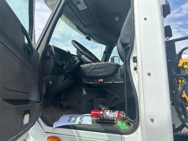 2019 International LT in Swedesboro, NJ — photo 10