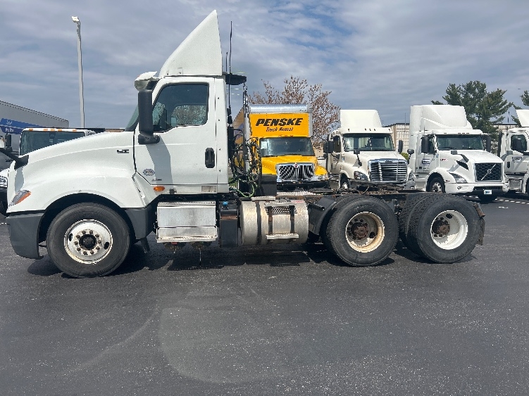 2019 International LT in Swedesboro, NJ — photo 4
