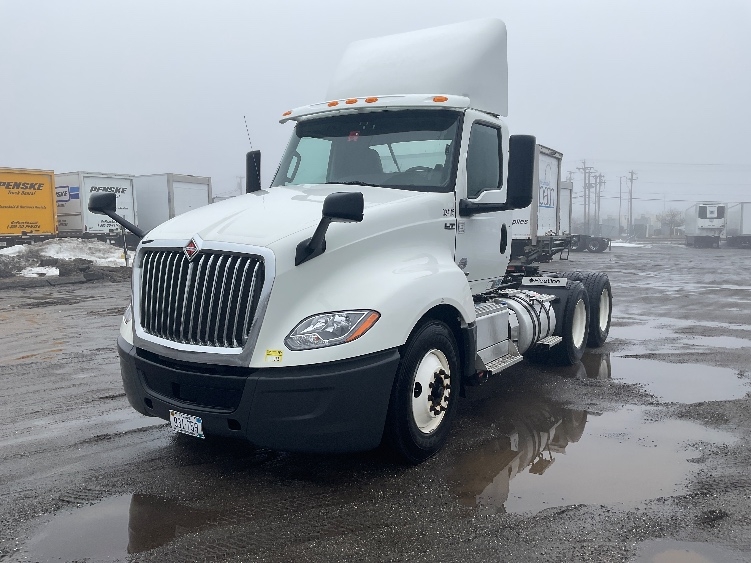 2019 International LT in Londonderry, NH — photo 3