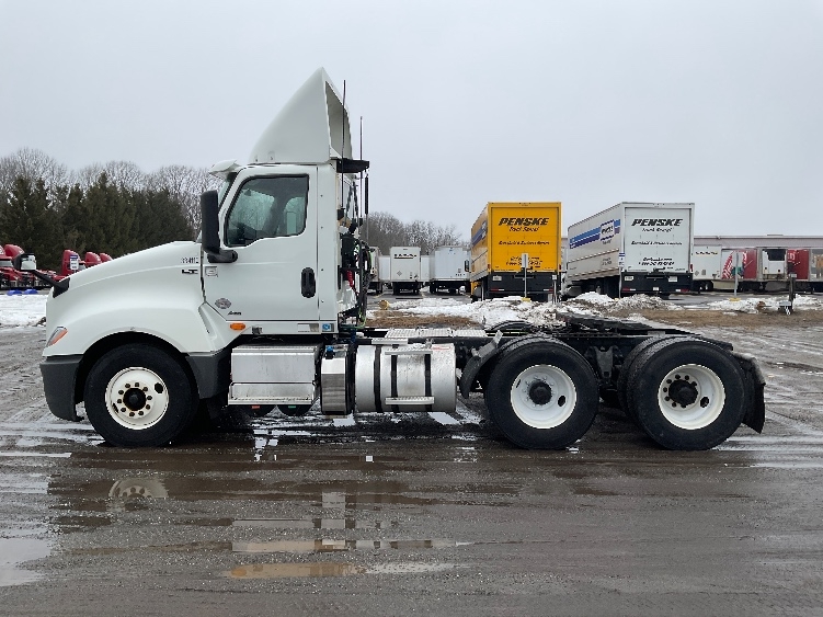 2019 International LT in Londonderry, NH — photo 4