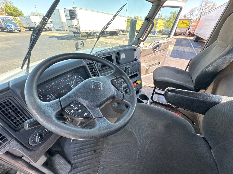 2019 International LT in Swedesboro, NJ — photo 10