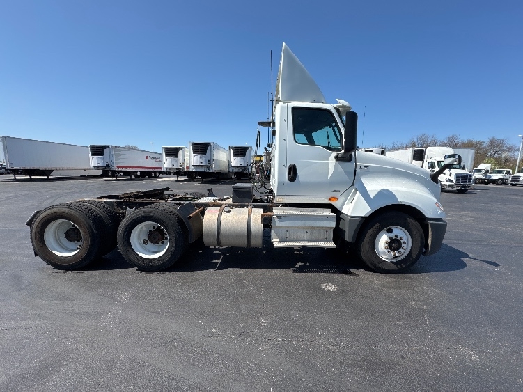 2019 International LT in Swedesboro, NJ — photo 8