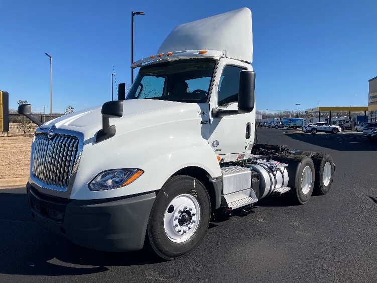 2019 International LT in Madison, AL — photo 3