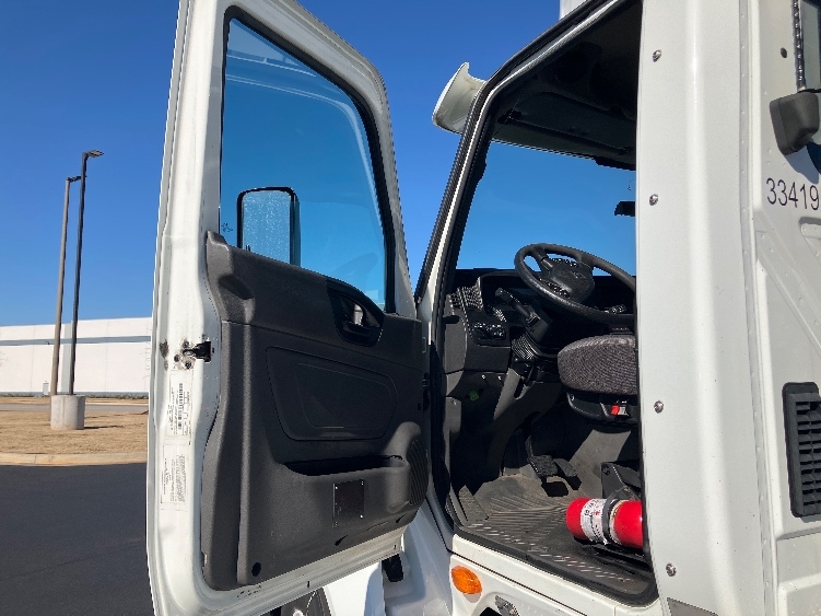 2019 International LT in Madison, AL — photo 9