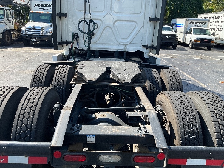 2021 Freightliner Cascadia in Greensboro, NC — photo 6