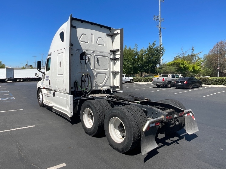 2021 Freightliner in Torrance, CA — photo 5