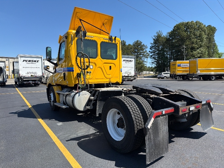 2020 Freightliner Cascadia in Mebane, NC — photo 5