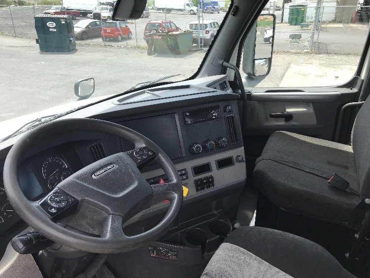 2020 Freightliner Cascadia in Harrisonburg, VA — photo 10