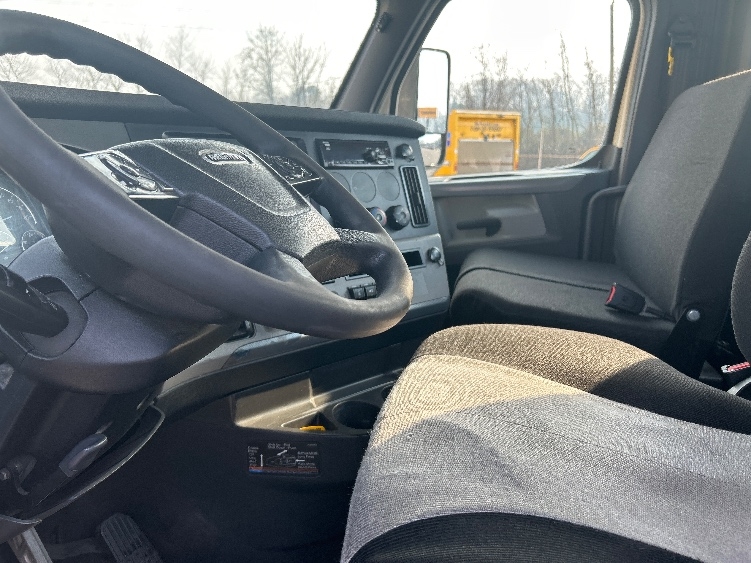 2020 Freightliner Cascadia in Anderson, SC — photo 10