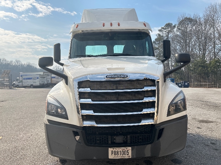 2020 Freightliner Cascadia in Anderson, SC — photo 2