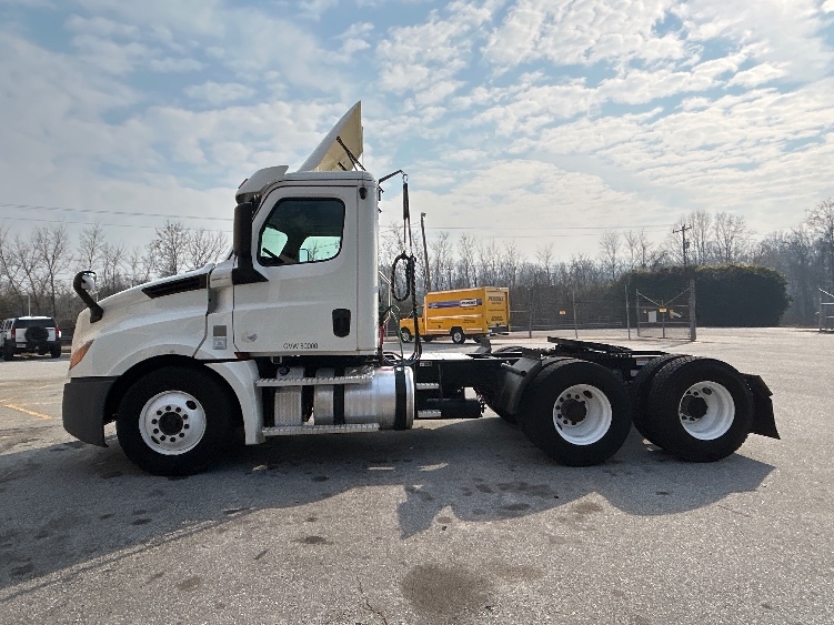 2020 Freightliner Cascadia in Anderson, SC — photo 4