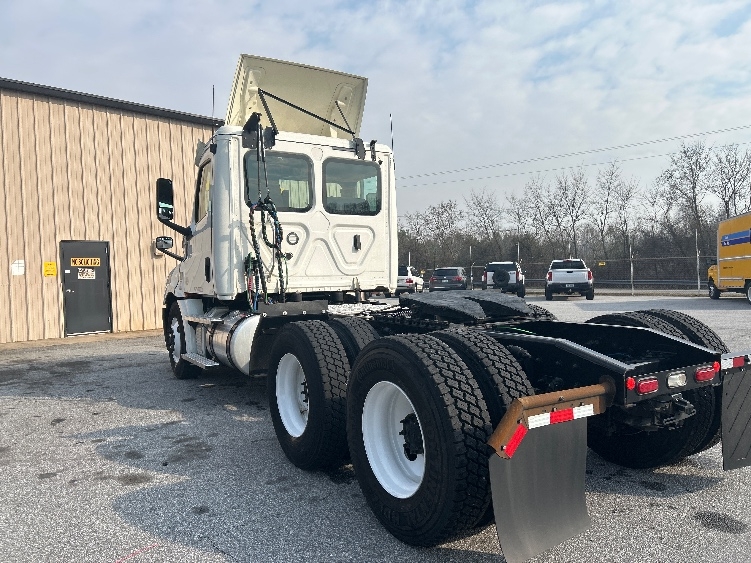2020 Freightliner Cascadia in Anderson, SC — photo 5