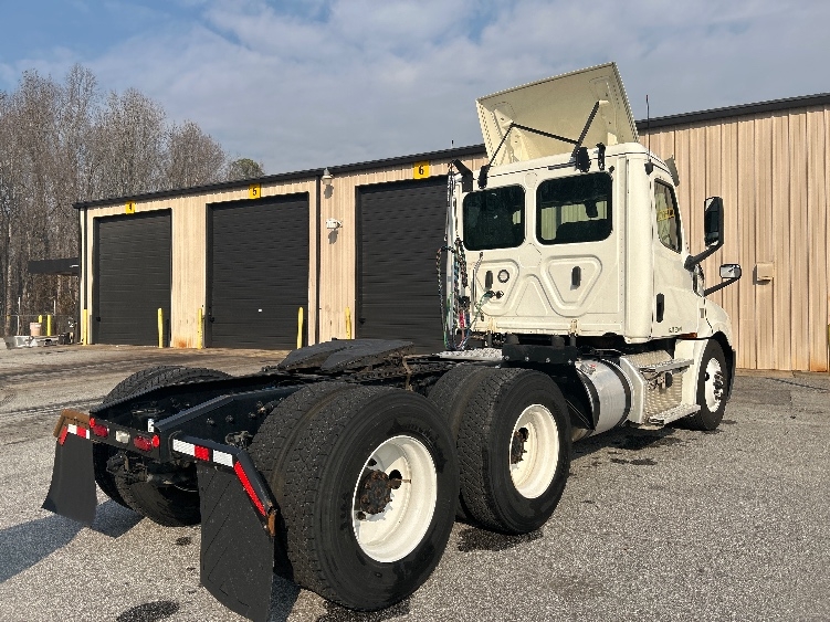 2020 Freightliner Cascadia in Anderson, SC — photo 7
