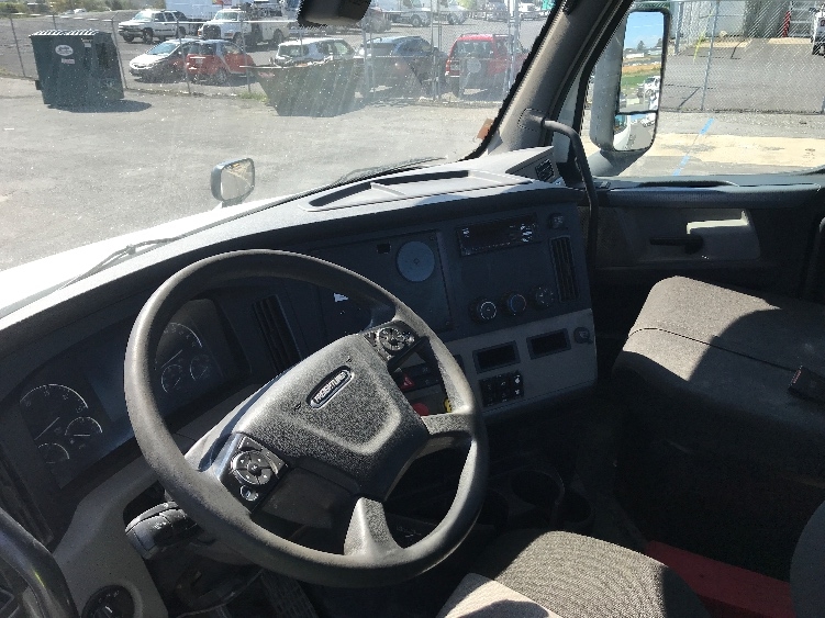 2020 Freightliner Cascadia in Harrisonburg, VA — photo 10
