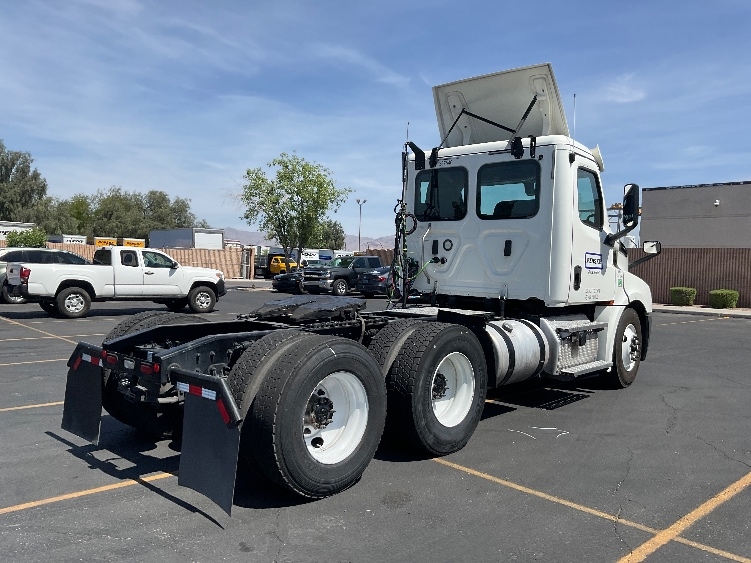2020 Freightliner Cascadia in Las Vegas, NV — photo 7