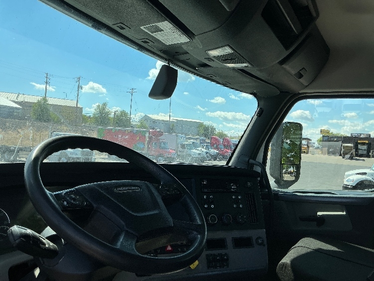 2020 Freightliner Cascadia in Denver, CO — photo 10