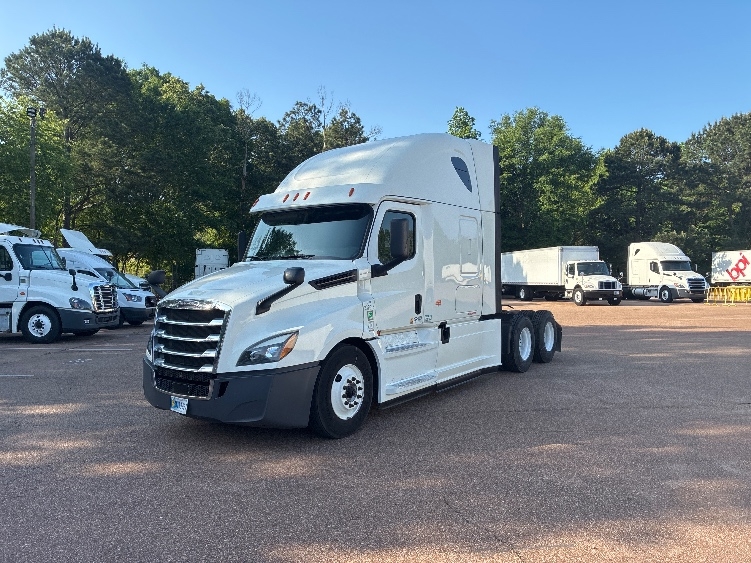 2020 Freightliner Cascadia in Jackson, MS — photo 3