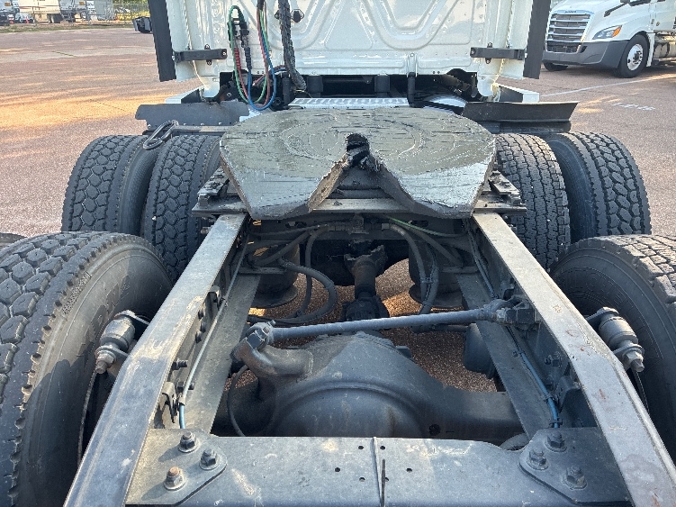 2020 Freightliner Cascadia in Jackson, MS — photo 6