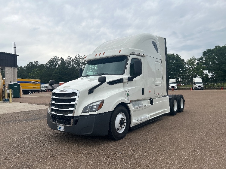 2020 Freightliner Cascadia in Jackson, MS — photo 3