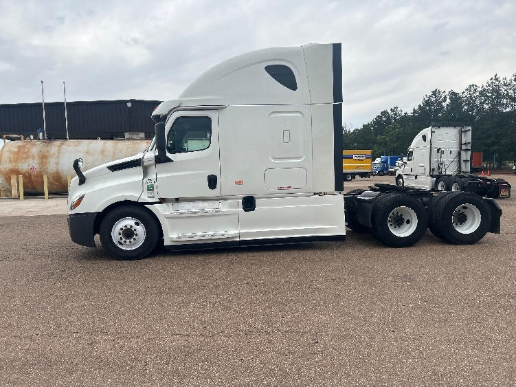 2020 Freightliner Cascadia in Jackson, MS — photo 4