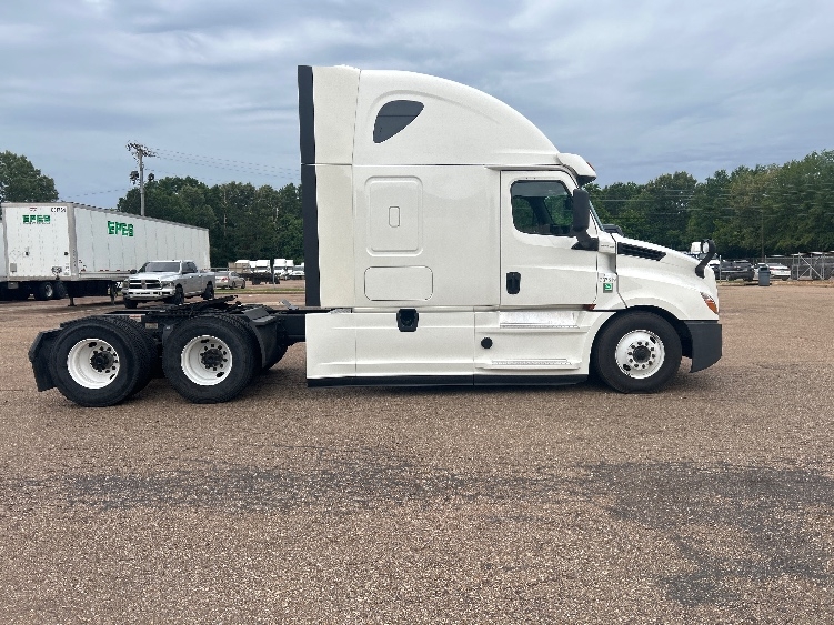 2020 Freightliner Cascadia in Jackson, MS — photo 8