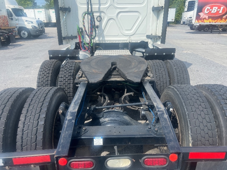 2020 Freightliner Cascadia in Florence, SC — photo 6