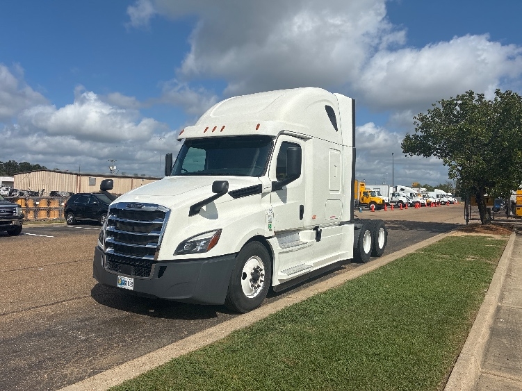 2020 Freightliner Cascadia in Richland, MS — photo 3