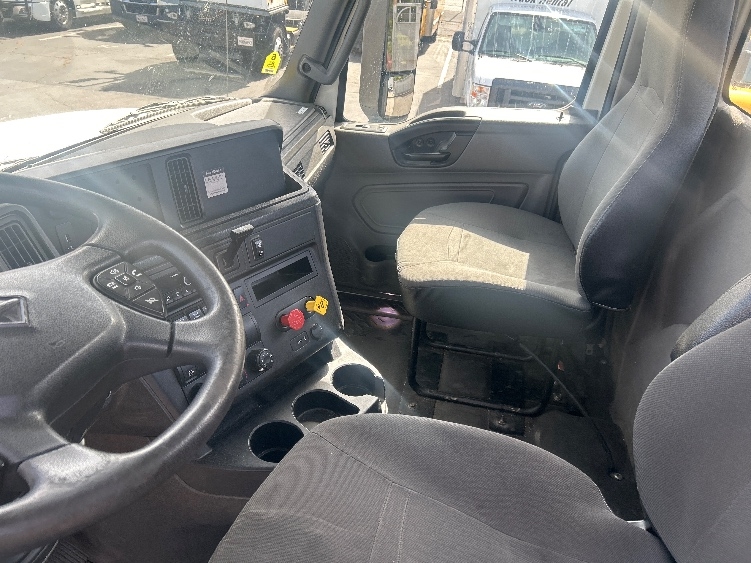 2020 International LT in Stockton, CA — photo 10