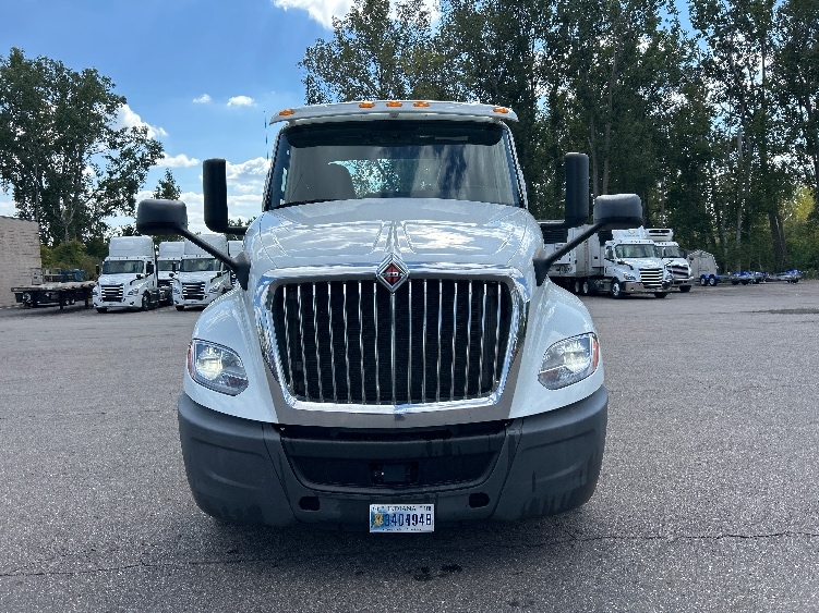 2020 International LT in Lansing, MI — photo 2