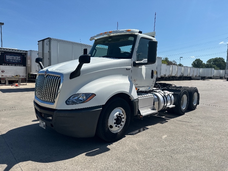 2020 International LT in Dallas, TX — photo 3