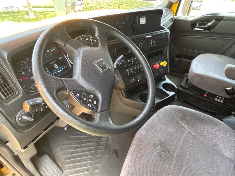 2020 International LT in Torrance, CA — photo 10