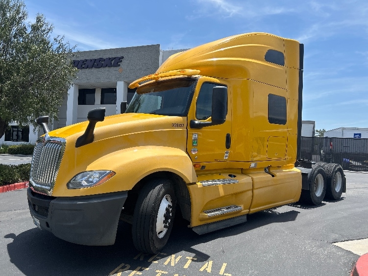 2020 International LT in Torrance, CA — photo 3