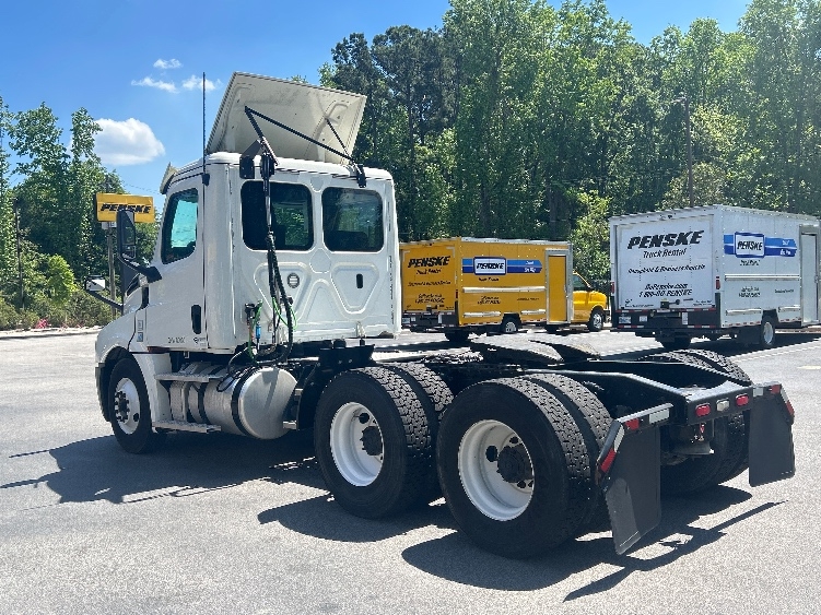 2020 Freightliner Cascadia in Ladson, SC — photo 5