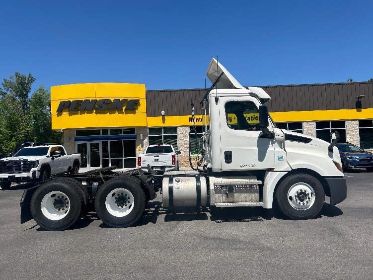 2020 Freightliner Cascadia in Ladson, SC — photo 8