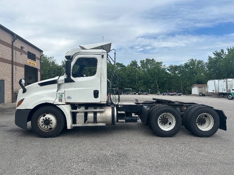 2020 Freightliner Cascadia in King Of Prussia, PA — photo 4