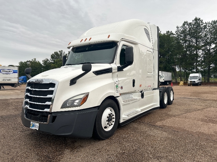 2020 Freightliner Cascadia in Jackson, MS — photo 3
