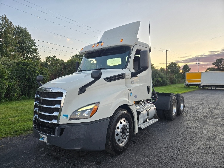 2020 Freightliner Cascadia in White Deer, PA — photo 3