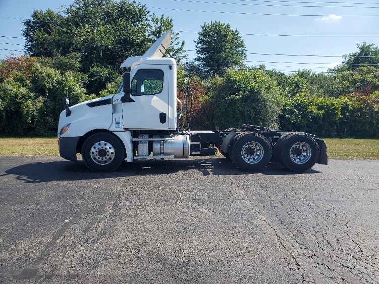 2020 Freightliner Cascadia in White Deer, PA — photo 4