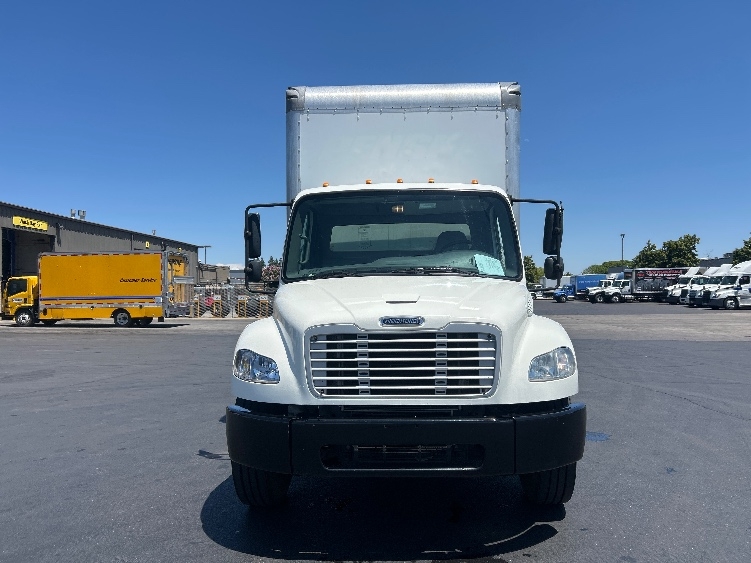 2020 Freightliner eM2 in Stockton, CA — photo 2