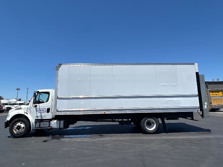2020 Freightliner eM2 in Stockton, CA — photo 4