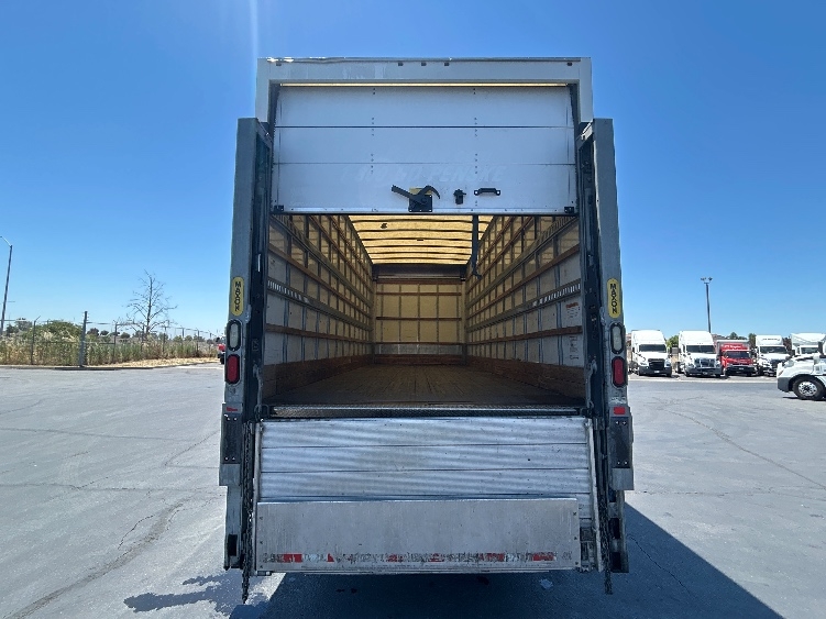 2020 Freightliner eM2 in Stockton, CA — photo 8